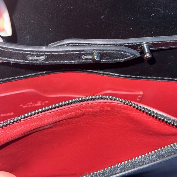 Off-White Black Leather Crossbody Bag – Iridescent Arrow Logo & Red Interior - Picture 2 of 7